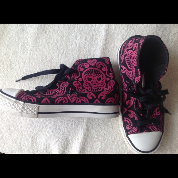 Youth Converse high tops, size 13 - Picture 1 of 6